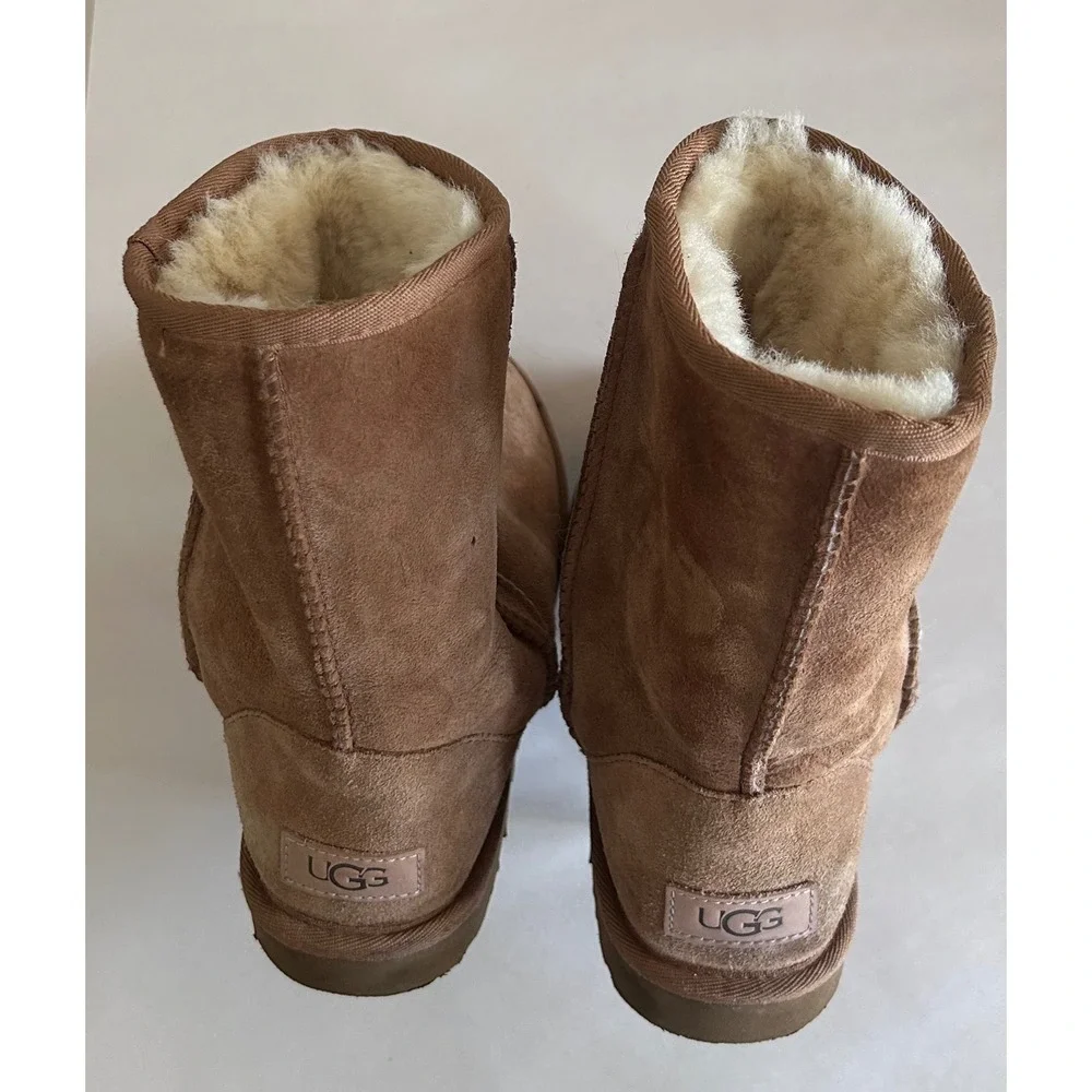 UGG Classic Short II Chestnut Suede Sheepskin Boots 1016223 Womens 6